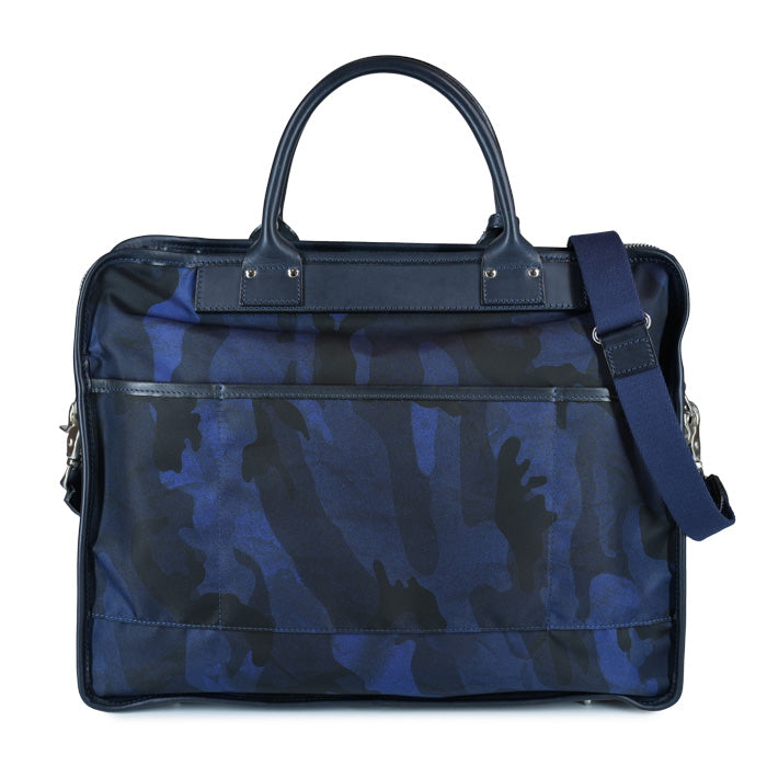 Clive di Felisi borsa da lavoro realizzata in nylon tecnico camouflage blu con finiture in pelle di vacchetta blu