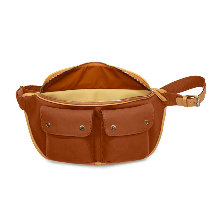 Emmet-di-Felisi-marsupio-realizzato-in-doppio-canvas-tecnico-di-colore-nocciola-e-finiture-in-pelle-di-vacchetta-naturale-e-tracolla-regolabile-e-foderato-in-nylon-tecnico