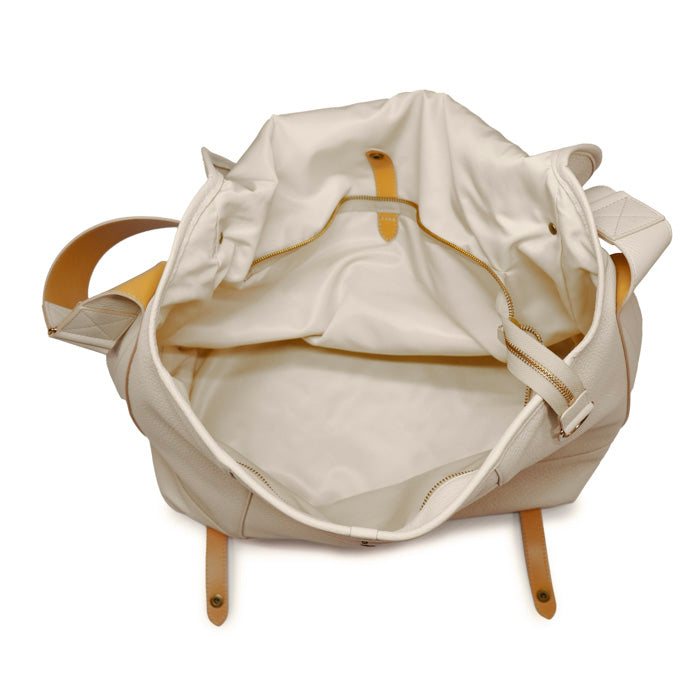 Fucur-borsa-uomo-doppia-tracolla-di-Felisi-realizzata-in-morbida-pelle-di-vitello-colore-gesso-e-tracolla-regolabile-con-tasche-esterne-e-interno-foderato-in-nylon