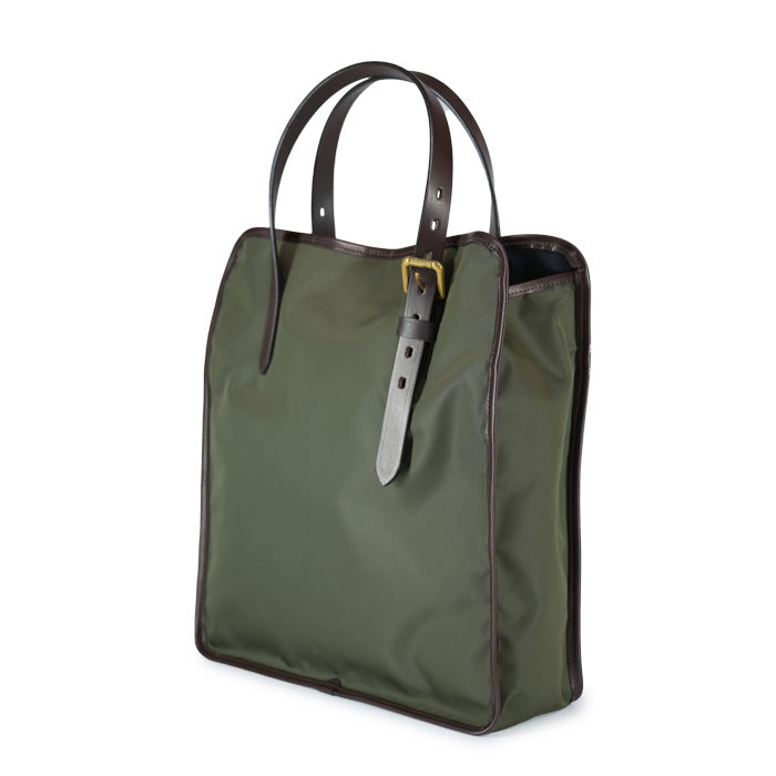 Kurt-Felisi-borsa-a-mano-e-a-spalla-uomo-con-manici-regolabili-realizzata-in-nylon-tecnico-colore-verde-oliva-e-finiture-in-pelle-di-spalla-di-toro-colore-marrone-scuro