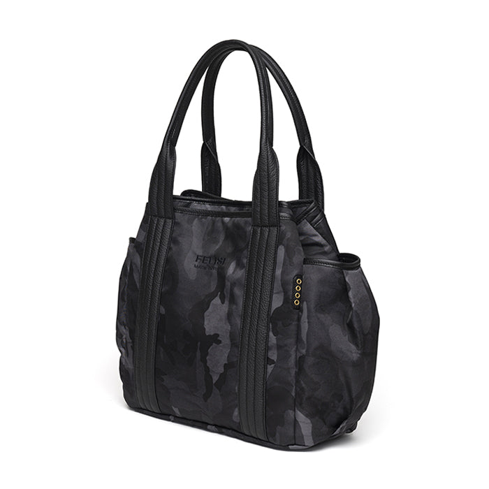 Matisse-Felisi-borsa-uomo-in-nylon-tecnico-camouflage-grigio-con-finiture-in-pelle-di-vitello-nero-con-rete-imbottita
