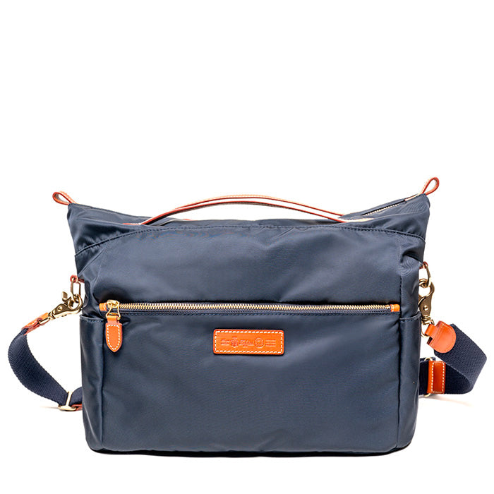 Mei-di-Felisi-borsa-a-mano-e-tracolla-donna-realizzata-in-nylon-tecnico-blu-con-finiture-in-pelle-di-vacchetta-chiaro