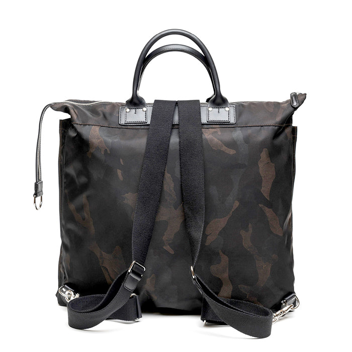 Helmet-Felisi-Maxi-zaino-in-nylon-tecnico-Camouflage-e-pelle-di-vacchetta-nero
