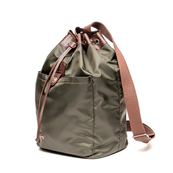 Mowgli-Felisi-borsa-monospalla-in-nylon-ripstop-resistente-verde-scuro-e-moro