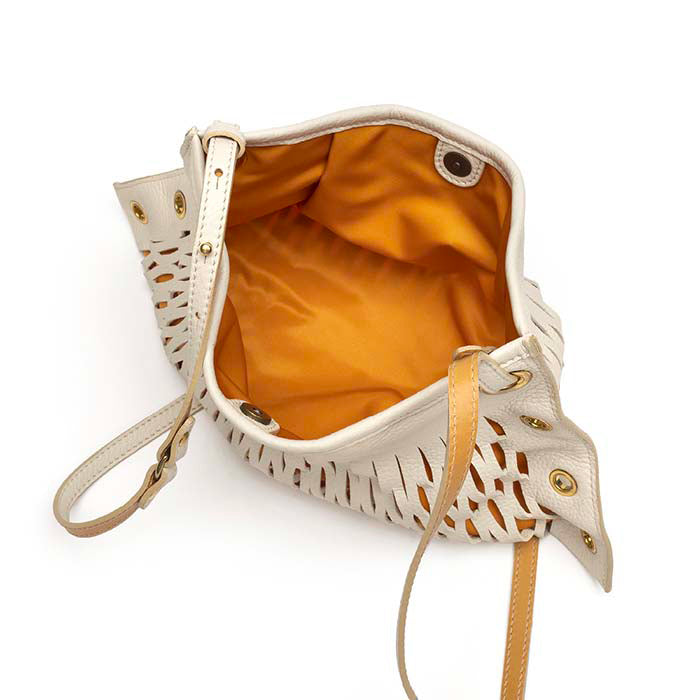 Betsy-Felisi-borsa-da-donna-a-tracolla-in-pelle-di-vitello-gesso-con-fodera-in-nylon-a-contrasto-arancio-con-minuteria-metallica-ottone