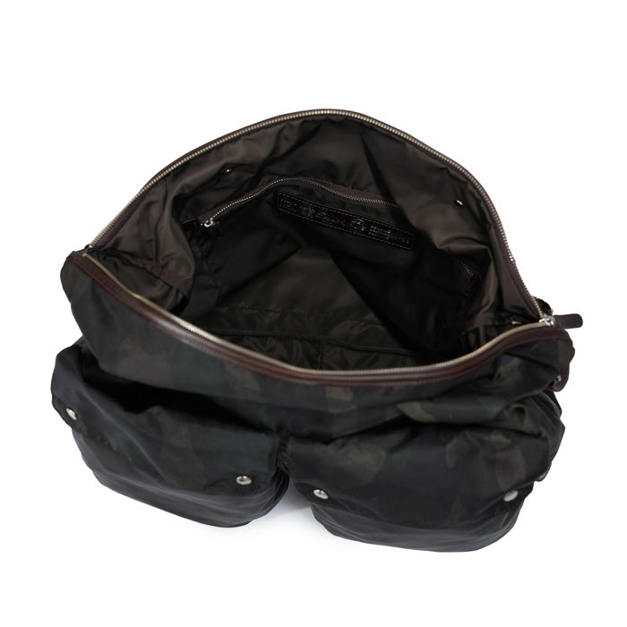 Gerald-Felisi-borsa-a-mano-e-tracolla-da-uomo-in-nylon-tecnico-camouflage-con-finiture-in-pelle-di-spalle-di-toro-colore-marrone-scuro