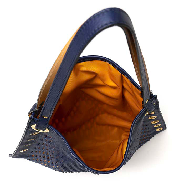 Madame-Felisi-borsa-da-donna-a-spalla-in-pelle-di-blu-cobalto-con-fodera-in-nylon-a-contrasto-arancio-con-minuteria-metallica-ottone