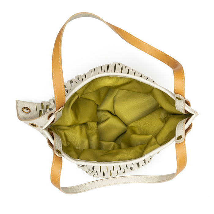 Madame-Felisi-borsa-da-donna-a-spalla-in-pelle-di-vitello-gesso-con-fodera-in-nylon-a-contrasto-pistacchio-minuteria-metallica-in-ottone