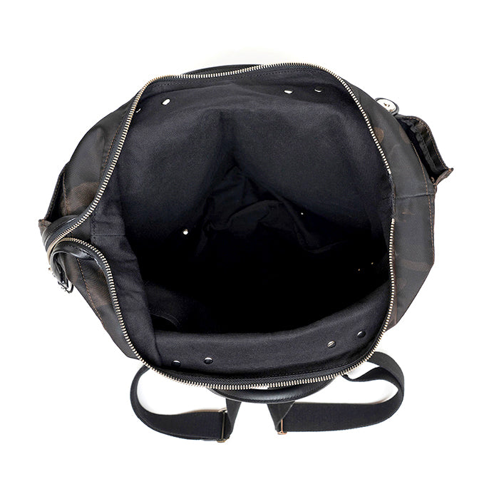 Helmet-Felisi-Maxi-zaino-in-nylon-tecnico-Camouflage-e-pelle-di-vacchetta-nero-con-interno-in-cotone-nero