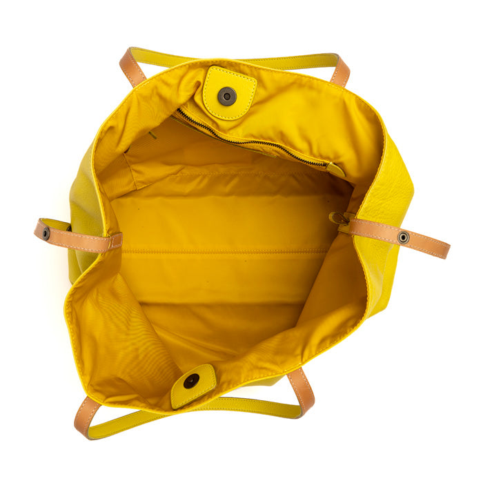 Toto-Bag-Felisi-in-morbida-pelle-di-vitello-giallo_-nylon-tecnico-e-pelle-di-vacchetta